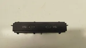 Seat Leon (5F) Connettore plug in USB 5NA035736