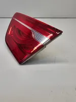 Jaguar XE Lampy tylnej klapy bagażnika 