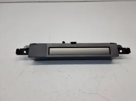 Mazda 5 Monitori/näyttö/pieni näyttö C513611J0