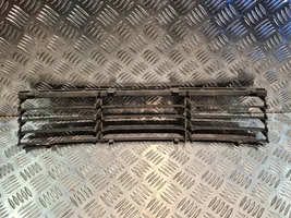 Volkswagen PASSAT B5 Grille inférieure de pare-chocs avant 3B0853677F