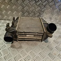 Volkswagen Golf IV Chłodnica powietrza doładowującego / Intercooler 