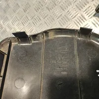 Audi 80 90 B3 Listwa pod lampę tylną 893945285A