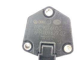 Volkswagen Touran I Oil pressure sensor 03C907660G