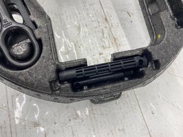 Audi A6 C7 Įrankių komplektas 4G0012109A