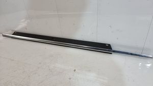 Audi Q7 4L Moulure de vitre de la porte avant 4L0853283