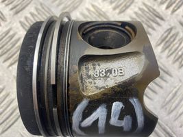 Mercedes-Benz ML W164 Piston 8370B