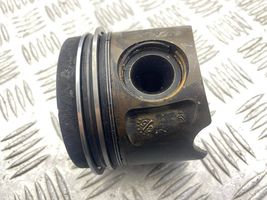 Mercedes-Benz ML W164 Piston 8370B