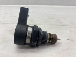 Audi A4 S4 B7 8E 8H Sensore di pressione del carburante 057130764B