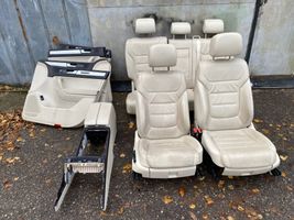 Volkswagen Touareg II Set interni 