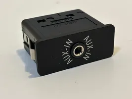 BMW 1 E82 E88 Connettore plug in AUX 9237655