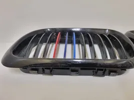 BMW 3 E36 Maskownica / Grill / Atrapa górna chłodnicy 