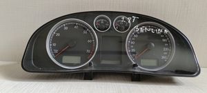 Volkswagen PASSAT B5.5 Compteur de vitesse tableau de bord 3B0920807E