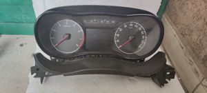 Opel Corsa E Compteur de vitesse tableau de bord 39129457