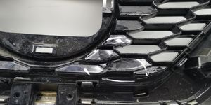 Nissan Qashqai Etupuskurin ylempi jäähdytinsäleikkö 62257HV10A