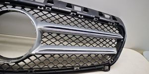 Mercedes-Benz A W176 Maskownica / Grill / Atrapa górna chłodnicy A1768880250