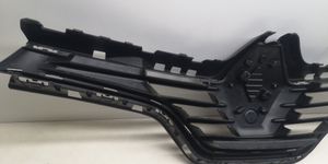 Renault Captur Maskownica / Grill / Atrapa górna chłodnicy 623102335R