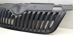 Skoda Fabia Mk2 (5J) Maskownica / Grill / Atrapa górna chłodnicy 5J0853668