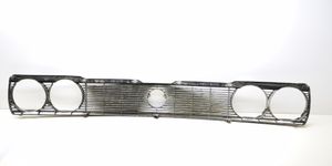 Volkswagen PASSAT Maskownica / Grill / Atrapa górna chłodnicy 321853653E