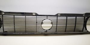 Volkswagen PASSAT Grille calandre supérieure de pare-chocs avant 321853653E