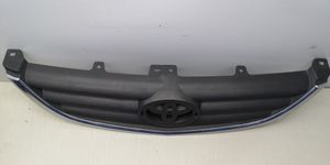 Toyota Avensis T220 Etupuskurin ylempi jäähdytinsäleikkö 5311105040A