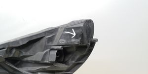 Renault Trafic III (X82) Lampa przednia 260109424R