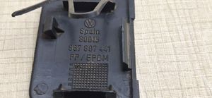 Volkswagen Polo II 86C 2F Takapuskurin hinaussilmukan suojakansi 867807441