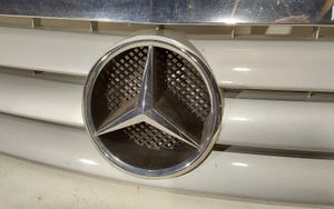 Mercedes-Benz A W168 Grille calandre supérieure de pare-chocs avant 1688800083