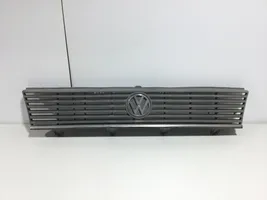 Volkswagen PASSAT B2 Rejilla superior del radiador del parachoques delantero 321853653K