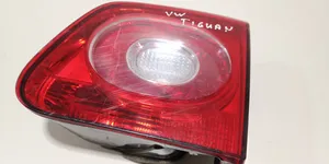 Volkswagen Tiguan Lampy tylnej klapy bagażnika 5N0945094B