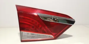 Hyundai i40 Lampy tylnej klapy bagażnika 924033Z0