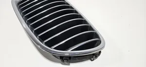 BMW 5 F10 F11 Atrapa chłodnicy / Grill 51137200727