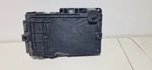 Opel Meriva B Boîte de batterie 13312808