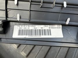 Porsche Macan Moldura protectora del borde delantero 95B863484A