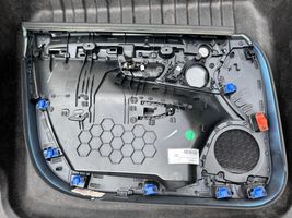 Volvo S90, V90 Обшивка передней двери 31393165