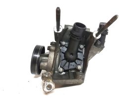 Toyota Avensis T270 Pompe de circulation d'eau 692207