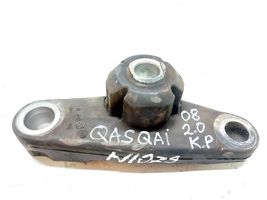 Nissan Qashqai Vaihdelaatikon kiinnitys 