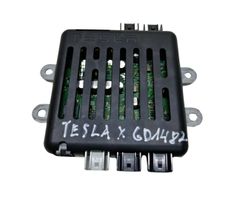 Tesla Model X Centralina USB 104282900F