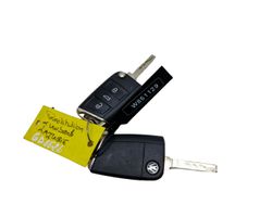 Volkswagen Tiguan Užvedimo raktas (raktelis)/ kortelė 5NA800375BA