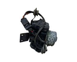 Mercedes-Benz B W246 W242 Alipainepumppu A2424300632