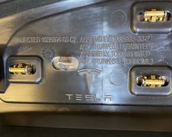 Tesla Model X Tavaratilan kynnyksen suoja 103599400C