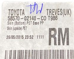 Toyota Auris E180 Tavaratilan kaukalon tekstiilikansi 5857002140