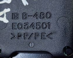 Toyota Auris E180 Boucle de ceinture de sécurité avant B480
