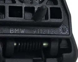 BMW 7 F01 F02 F03 F04 Un juego de manijas para el techo. 9112727