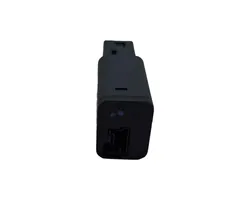 Citroen C4 III e-C4 Connettore plug in USB 98217039DX