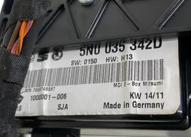 Volkswagen Tiguan iPod savienotājs 5N0035342D