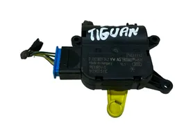 Volkswagen Tiguan Air flap motor/actuator 0132801342VW