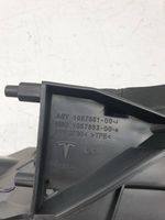 Tesla Model S Grotelės apatinės (trijų dalių) 105785100J