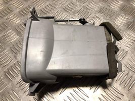 Nissan Almera N16 Kojelaudan sivutuuletussuuttimen kehys 68760BU200