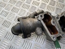 Peugeot 307 Boîtier de thermostat / thermostat 963470580