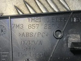 Volkswagen Sharan Maskownica głośnika bocznego deski rozdzielczej 7M3857227A